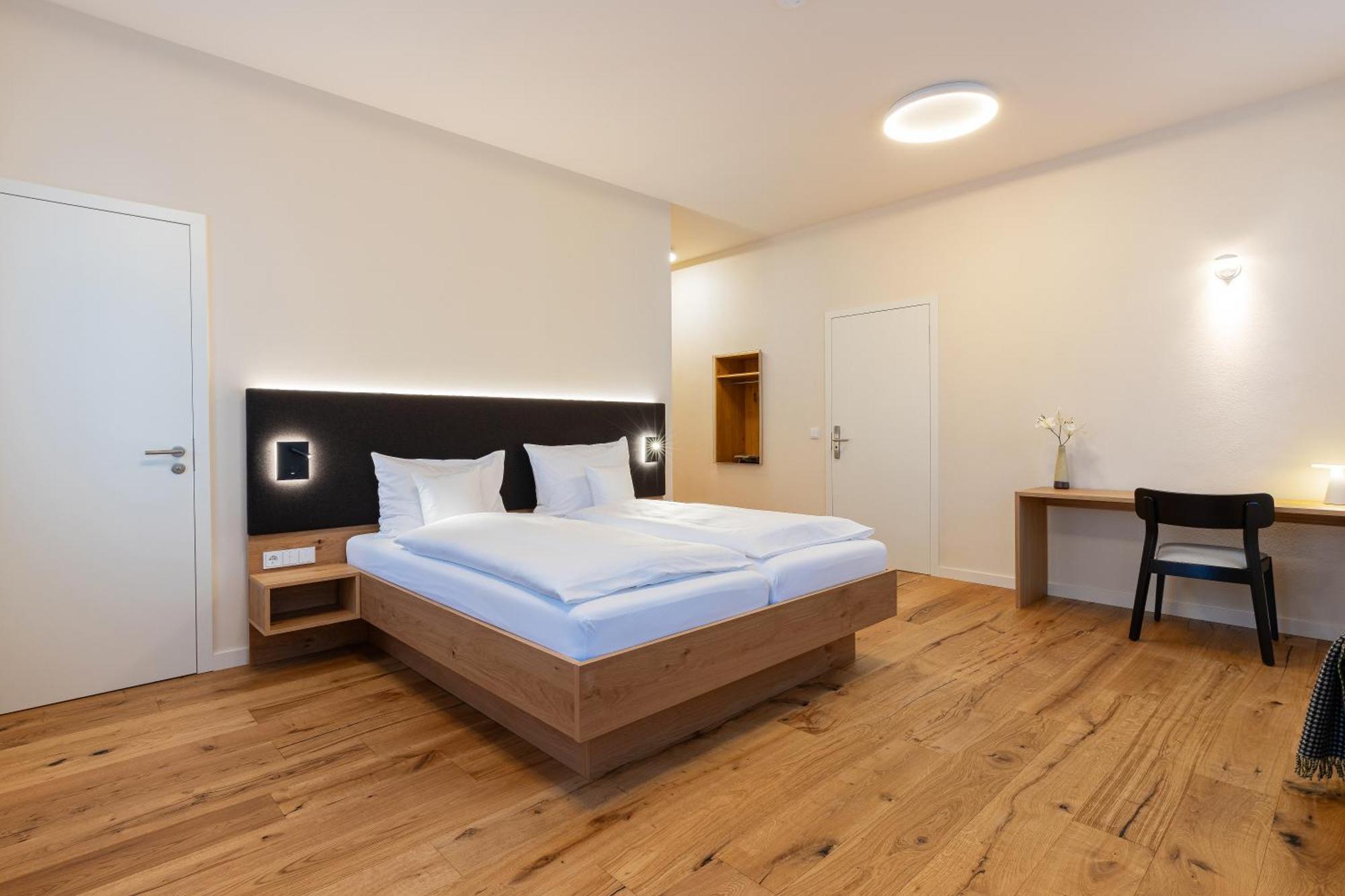 Boutique Hotel Gruener Zweig Schlettau Esterno foto