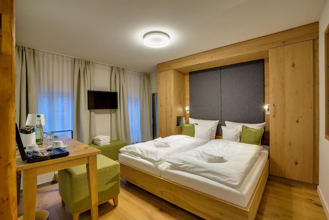 Boutique Hotel Gruener Zweig Schlettau Esterno foto